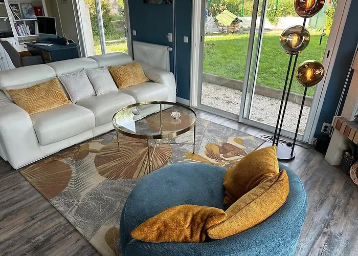 Quiet House, Sea View, With Jacuzzi Willa *